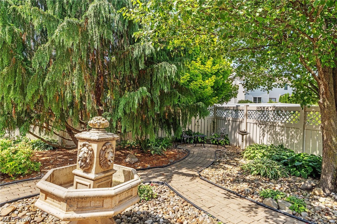 1575 Cornerstone Street SW Hartville OH 44632