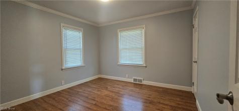 4649 Roosevelt Avenue NE Canton OH 44705