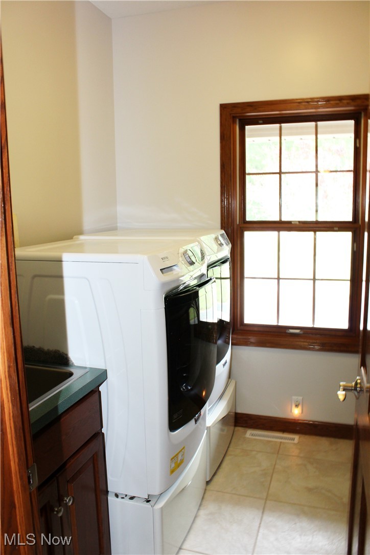 4901 New Castle Road Lowellville OH 44436
