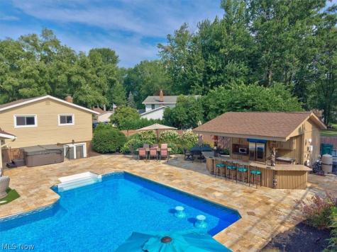8230 Yorkshire Drive Mentor OH 44060