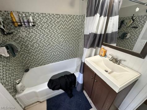 4960 Farnhurst Road Lyndhurst OH 44124