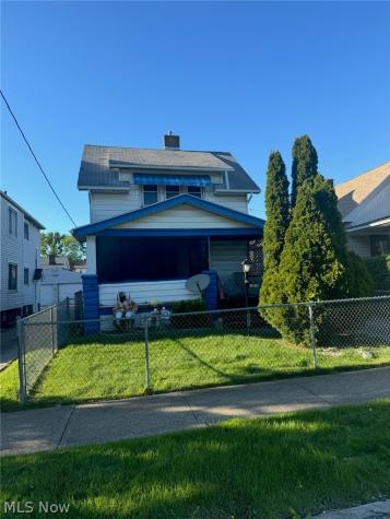 10913 Greenwich Avenue Cleveland OH 44105