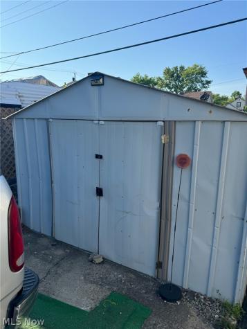 10913 Greenwich Avenue Cleveland OH 44105