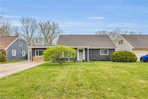 4905 Madison Avenue Sheffield Lake OH 44054