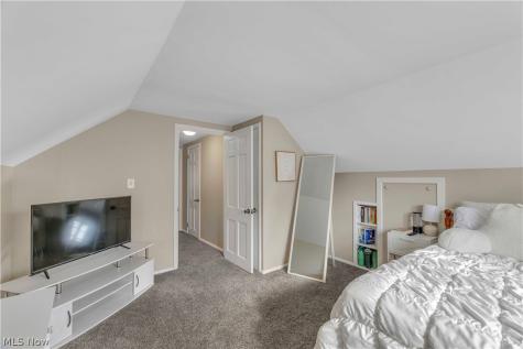 4905 Madison Avenue Sheffield Lake OH 44054