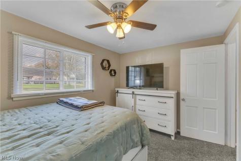 4905 Madison Avenue Sheffield Lake OH 44054