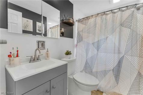 4905 Madison Avenue Sheffield Lake OH 44054