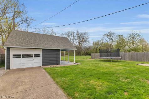 4905 Madison Avenue Sheffield Lake OH 44054