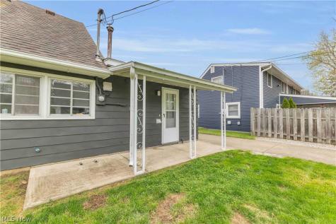 4905 Madison Avenue Sheffield Lake OH 44054