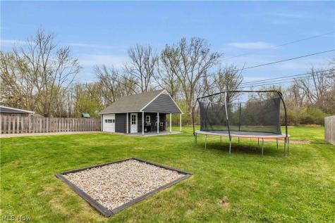 4905 Madison Avenue Sheffield Lake OH 44054