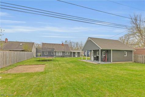 4905 Madison Avenue Sheffield Lake OH 44054