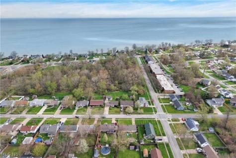 4905 Madison Avenue Sheffield Lake OH 44054