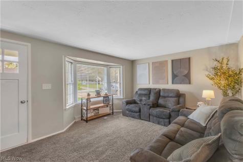 4905 Madison Avenue Sheffield Lake OH 44054