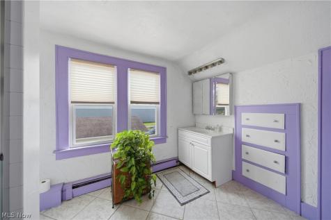1379 S Chillicothe Road Aurora OH 44202