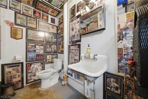 1379 S Chillicothe Road Aurora OH 44202