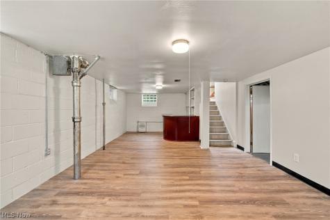 7702 Southington Drive Parma OH 44129
