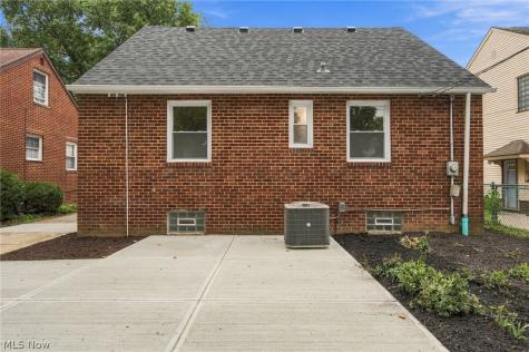7702 Southington Drive Parma OH 44129