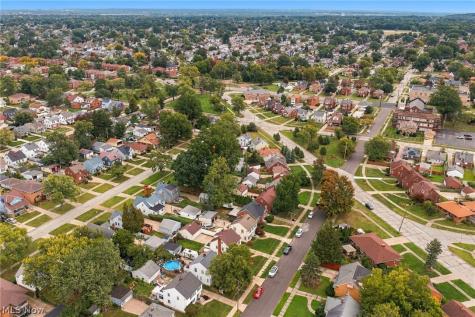 7702 Southington Drive Parma OH 44129