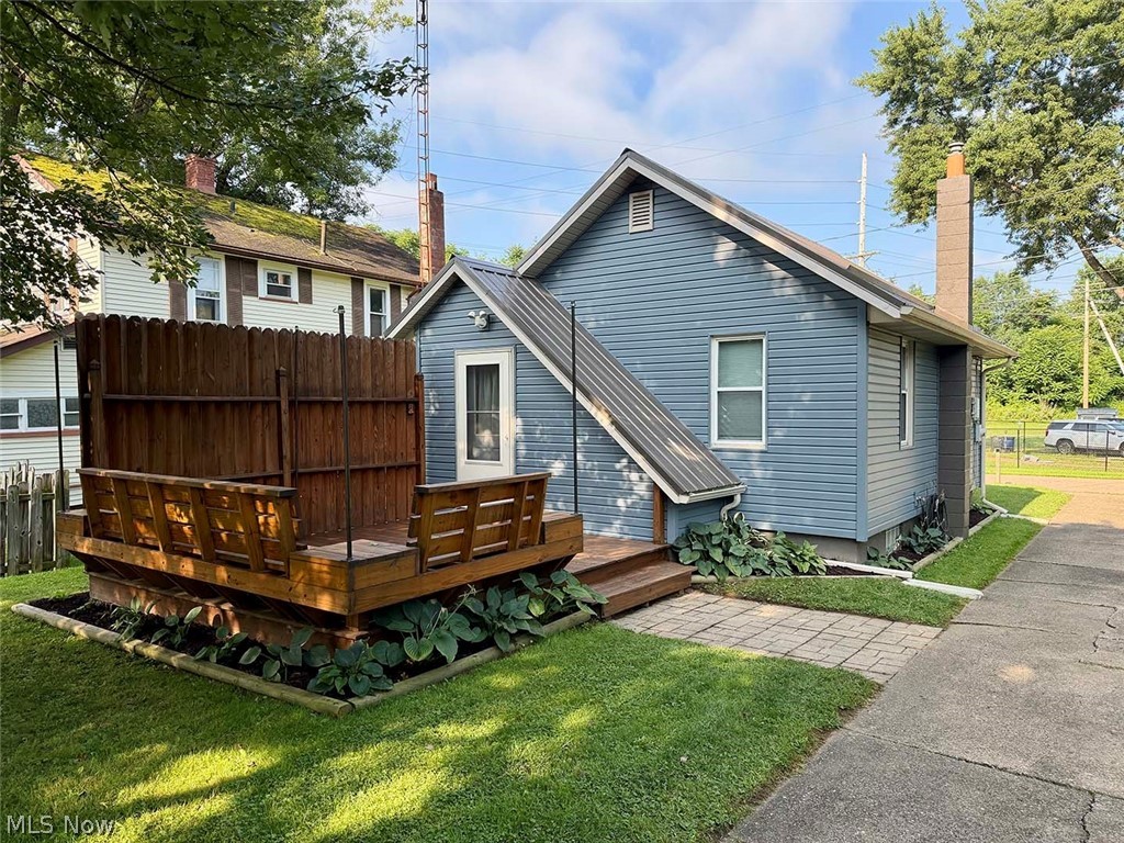 105 Pennsylvania Avenue Minerva OH 44695