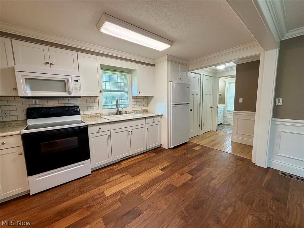 105 Pennsylvania Avenue Minerva OH 44695