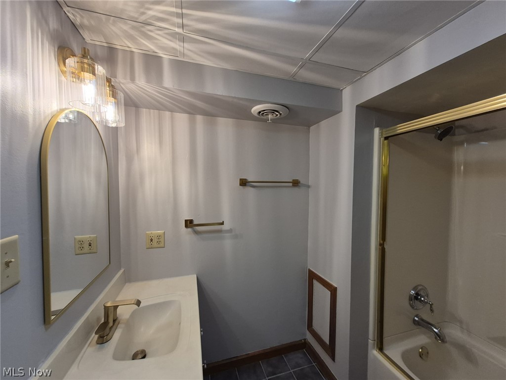 24 Mulwal Drive Painesville OH 44077