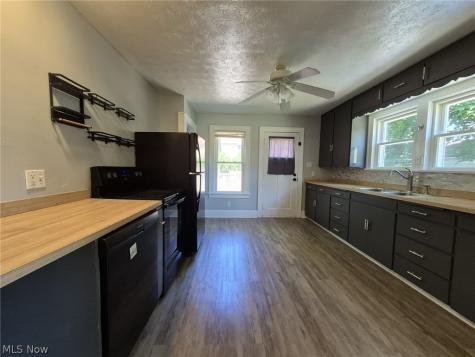 24 Mulwal Drive Painesville OH 44077