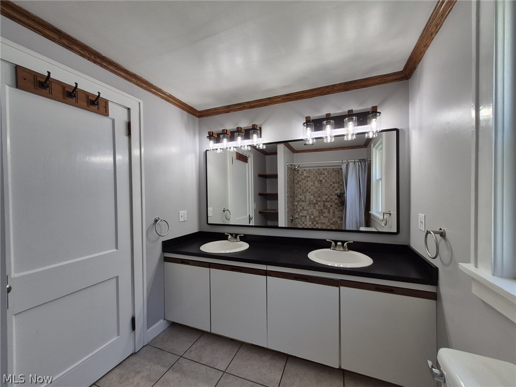 24 Mulwal Drive Painesville OH 44077
