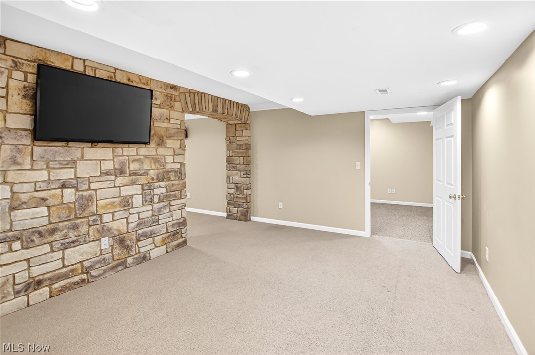 632 Sovereign Lane Medina OH 44256