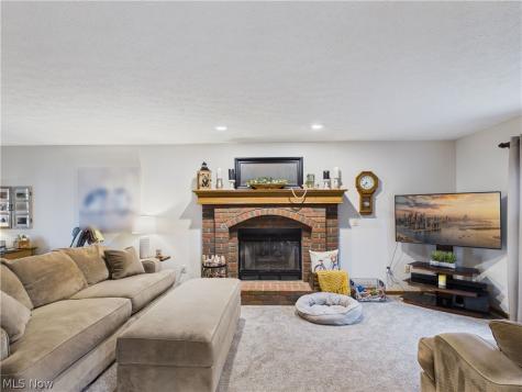 105 Rodeo Circle Louisville OH 44641