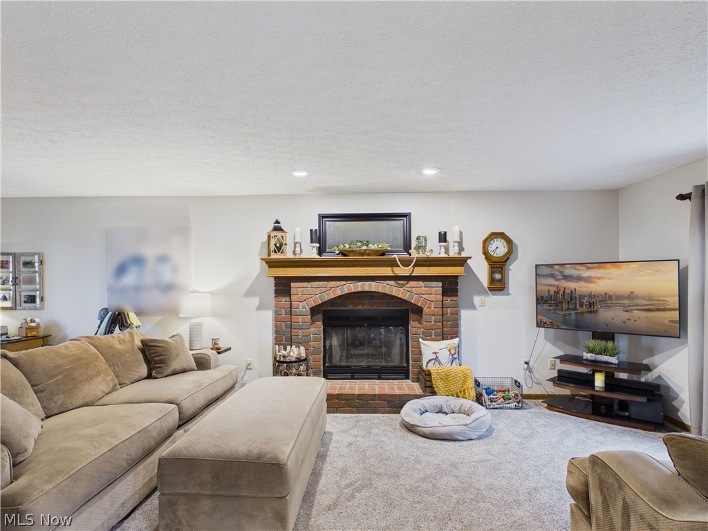 105 Rodeo Circle Louisville OH 44641