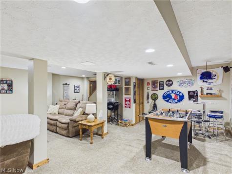 105 Rodeo Circle Louisville OH 44641