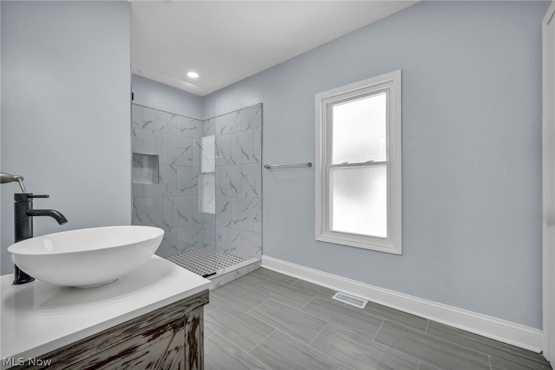 2172 West Boulevard Cleveland OH 44102