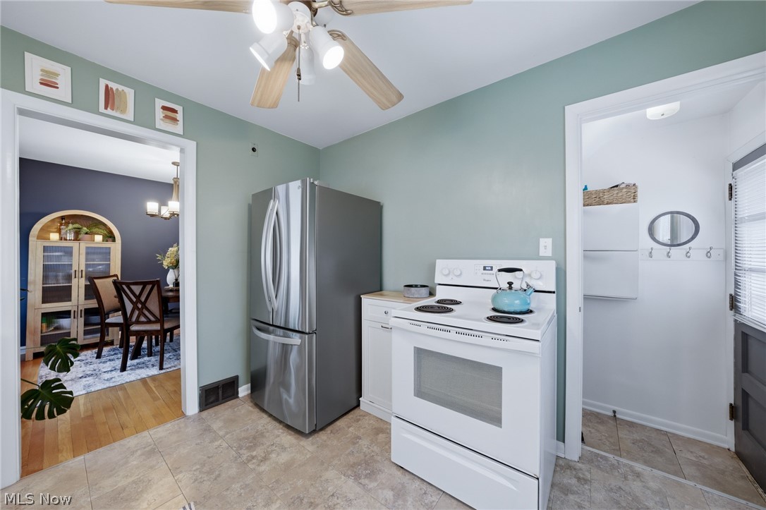 1824 Sackett Avenue Cuyahoga Falls OH 44223