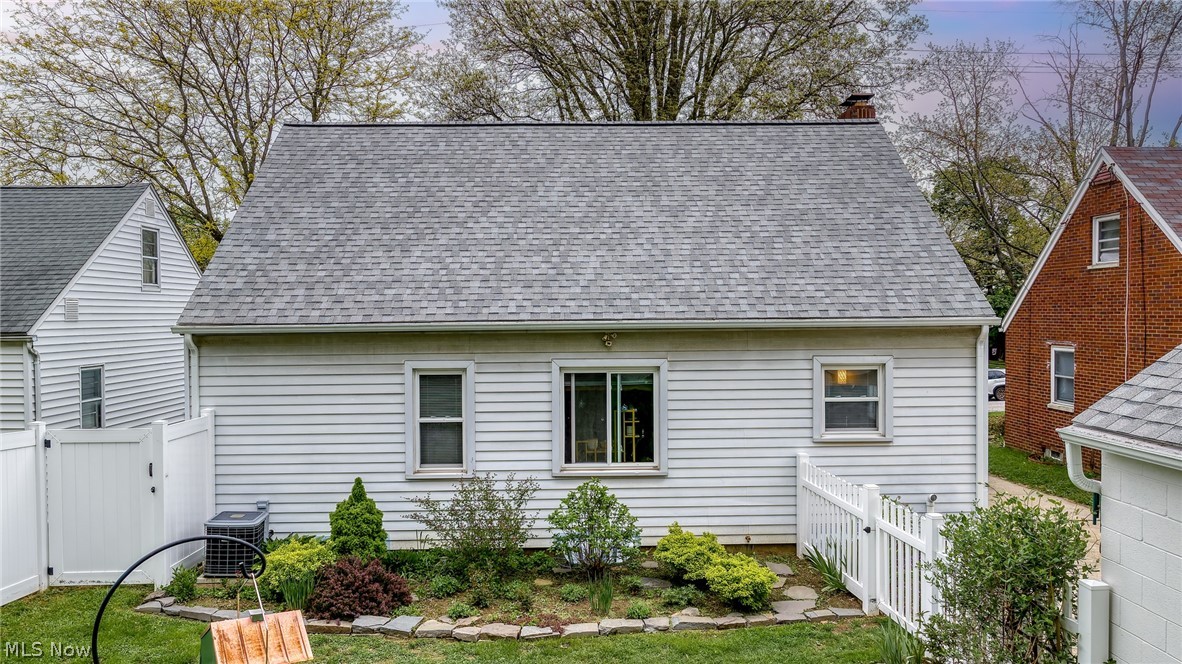 1824 Sackett Avenue Cuyahoga Falls OH 44223