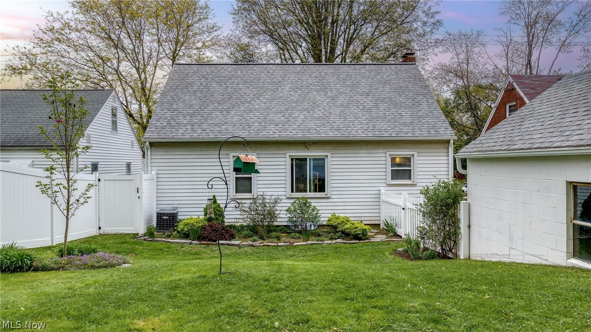 1824 Sackett Avenue Cuyahoga Falls OH 44223
