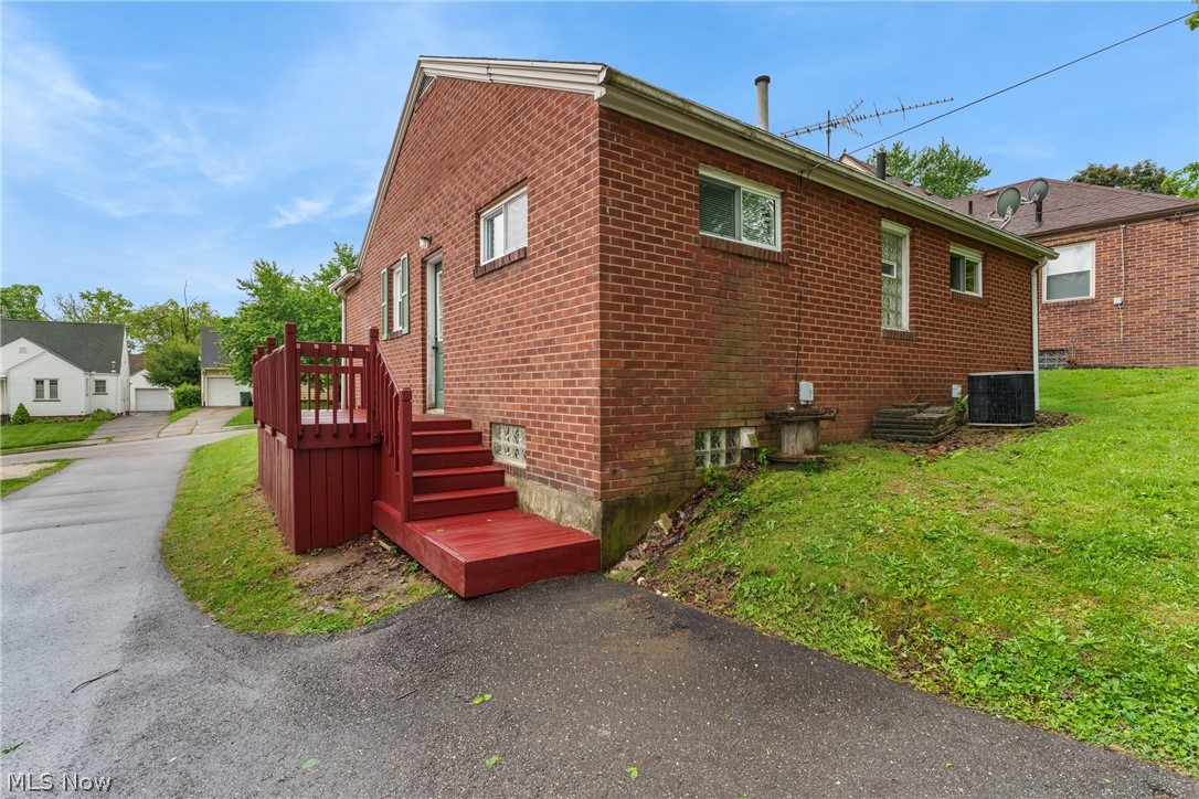 1307 23rd Street NE Canton OH 44714