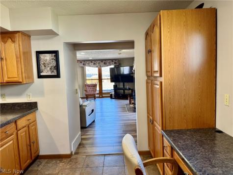 246 Syracuse Court Elyria OH 44035