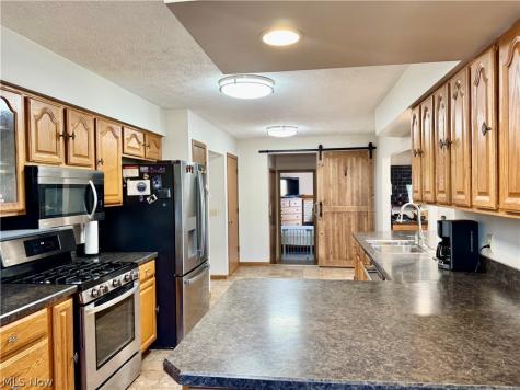 246 Syracuse Court Elyria OH 44035