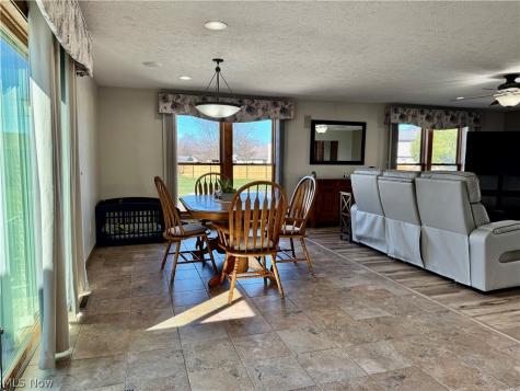 246 Syracuse Court Elyria OH 44035