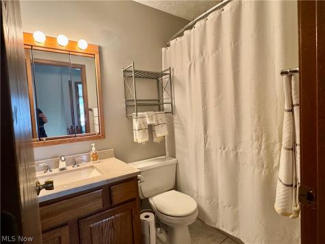 246 Syracuse Court Elyria OH 44035
