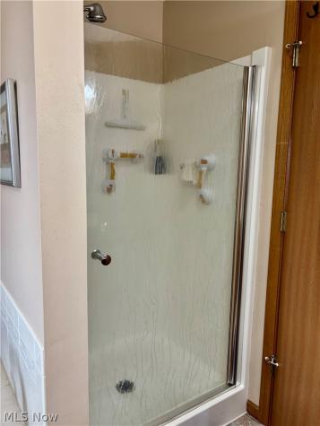 246 Syracuse Court Elyria OH 44035