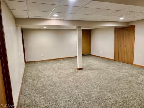 246 Syracuse Court Elyria OH 44035