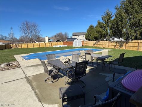 246 Syracuse Court Elyria OH 44035
