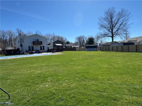 246 Syracuse Court Elyria OH 44035