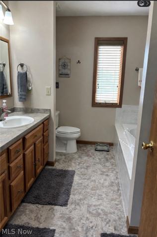 246 Syracuse Court Elyria OH 44035