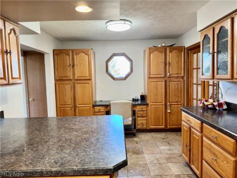 246 Syracuse Court Elyria OH 44035
