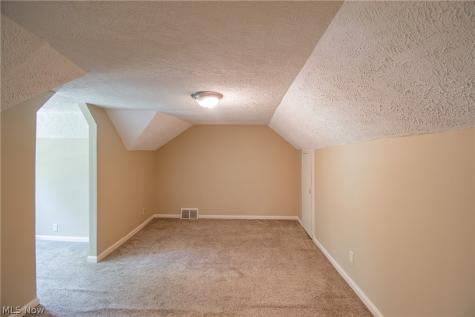 1042 Newton Street Tallmadge OH 44278
