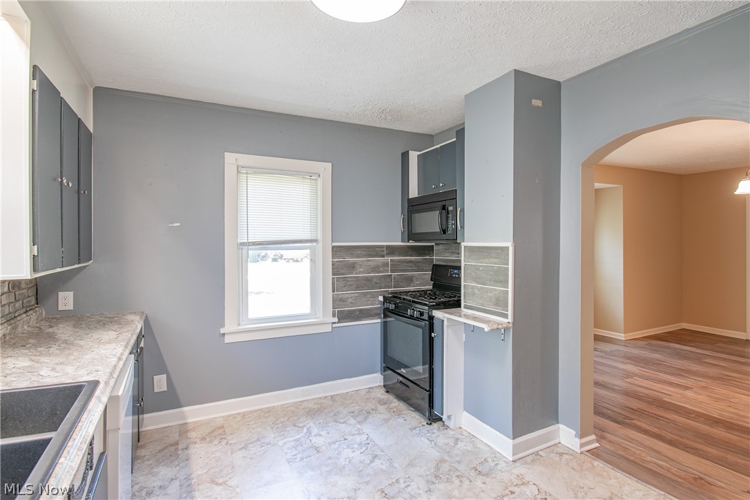 1042 Newton Street Tallmadge OH 44278