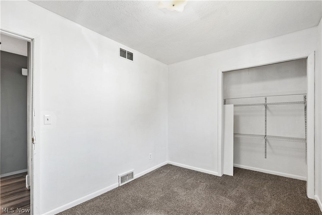 1286 Deforest Road SE Warren OH 44484