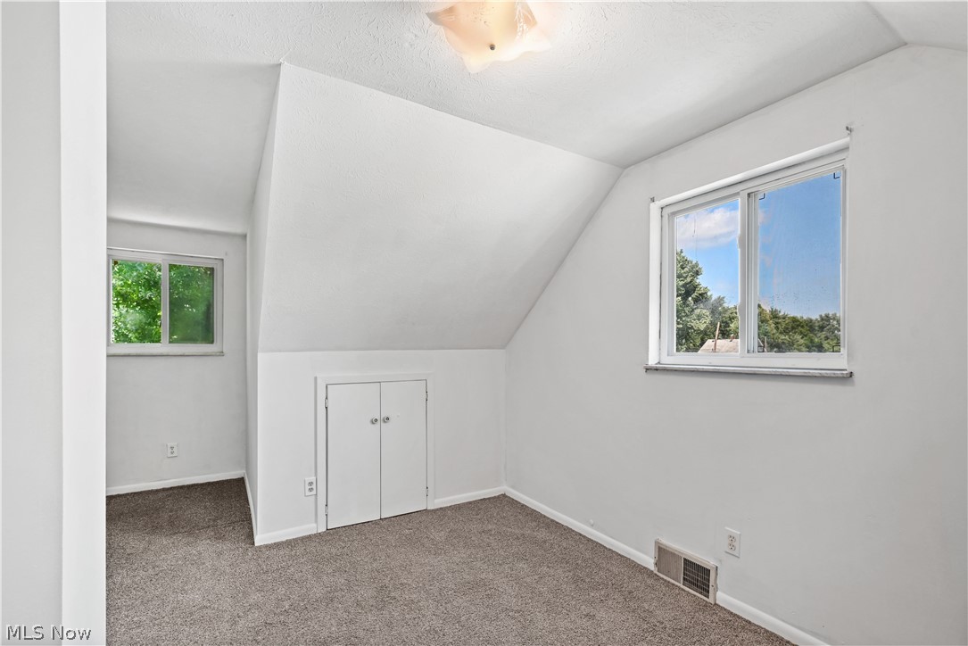 1286 Deforest Road SE Warren OH 44484